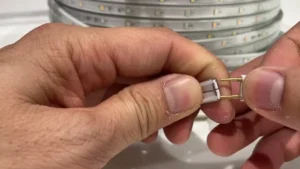 Dây đèn LED 2835 nháy đuổi đủ màu 220V 10m 20m có kèm nguồn nối sẵn